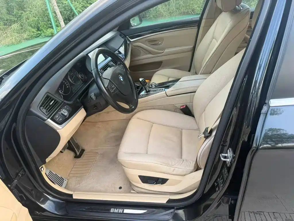 BMW 5 Series (Import) — миниатюра 7