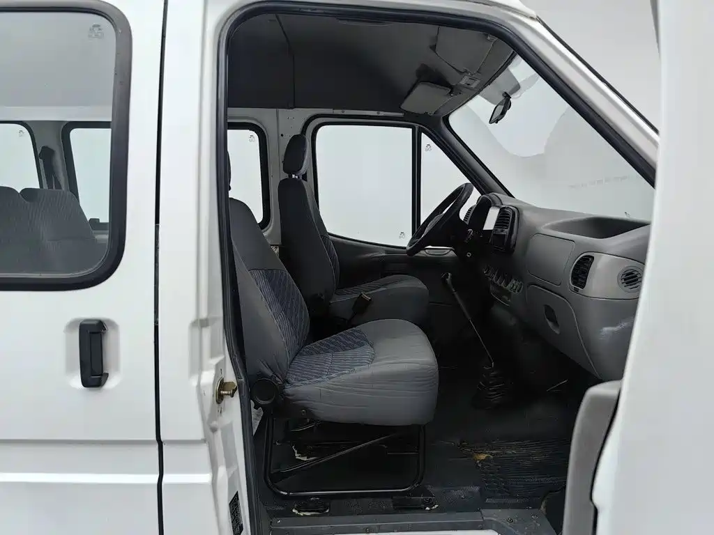 Ford Transit Classic — миниатюра 23
