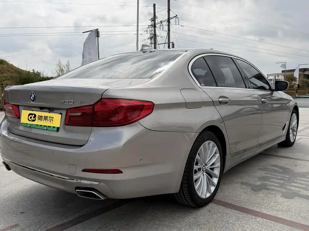 BMW 5 Series New Energy — миниатюра 11