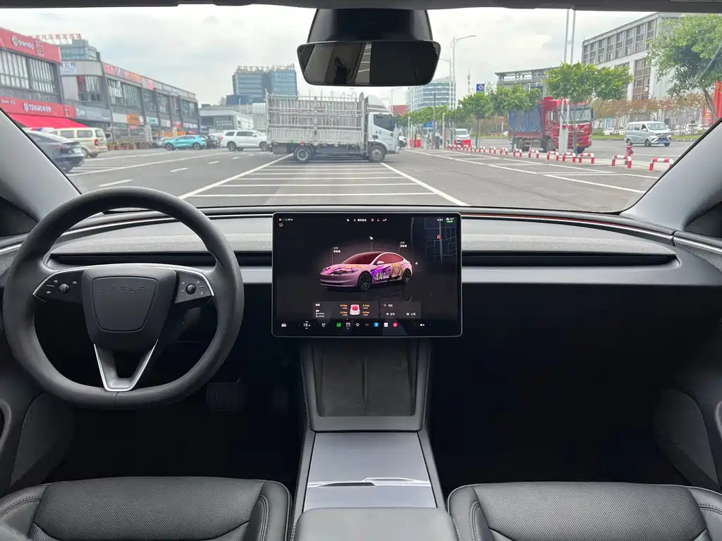 Tesla Model 3 — миниатюра 7