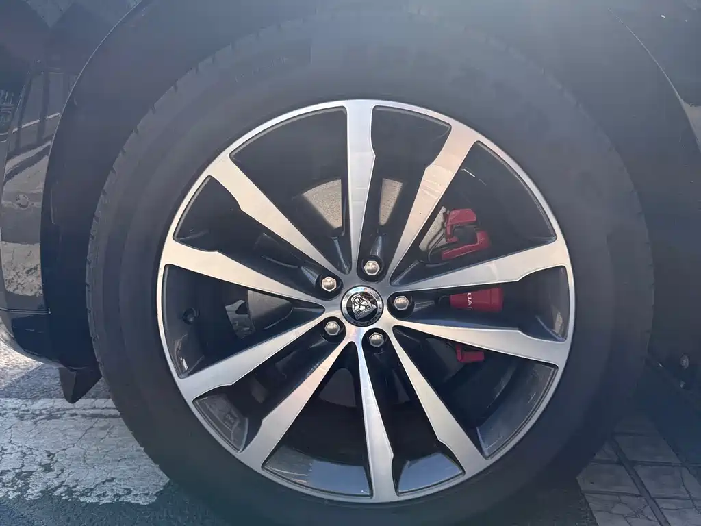 Jaguar F-PACE — миниатюра 11