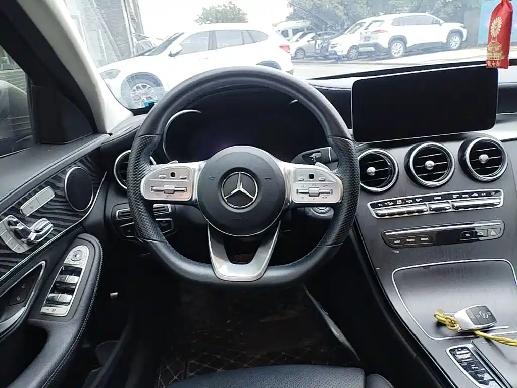 Mercedes-Benz C-Class — миниатюра 11