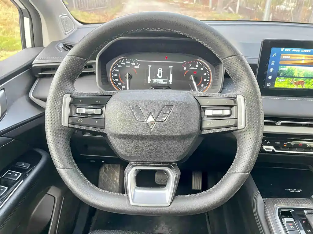 Wuling Jiachen — миниатюра 15