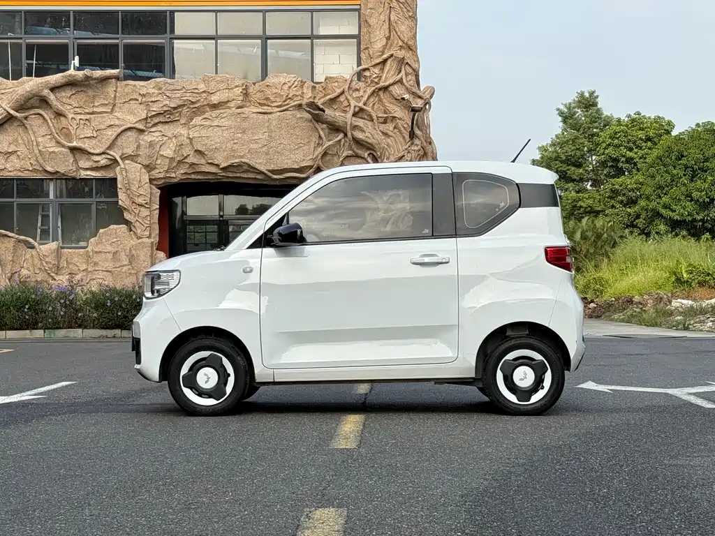 Wuling MINIEV — миниатюра 5
