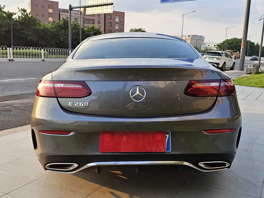 Mercedes-Benz E-Class (Import) — миниатюра 7