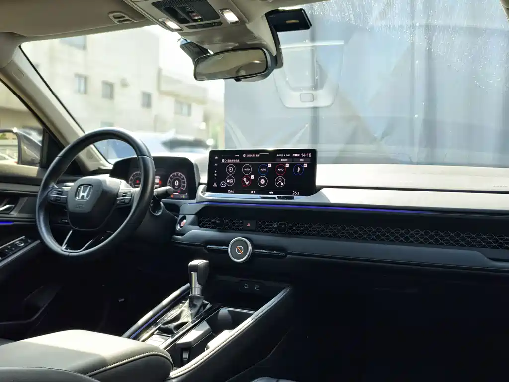 Honda Accord — миниатюра 18