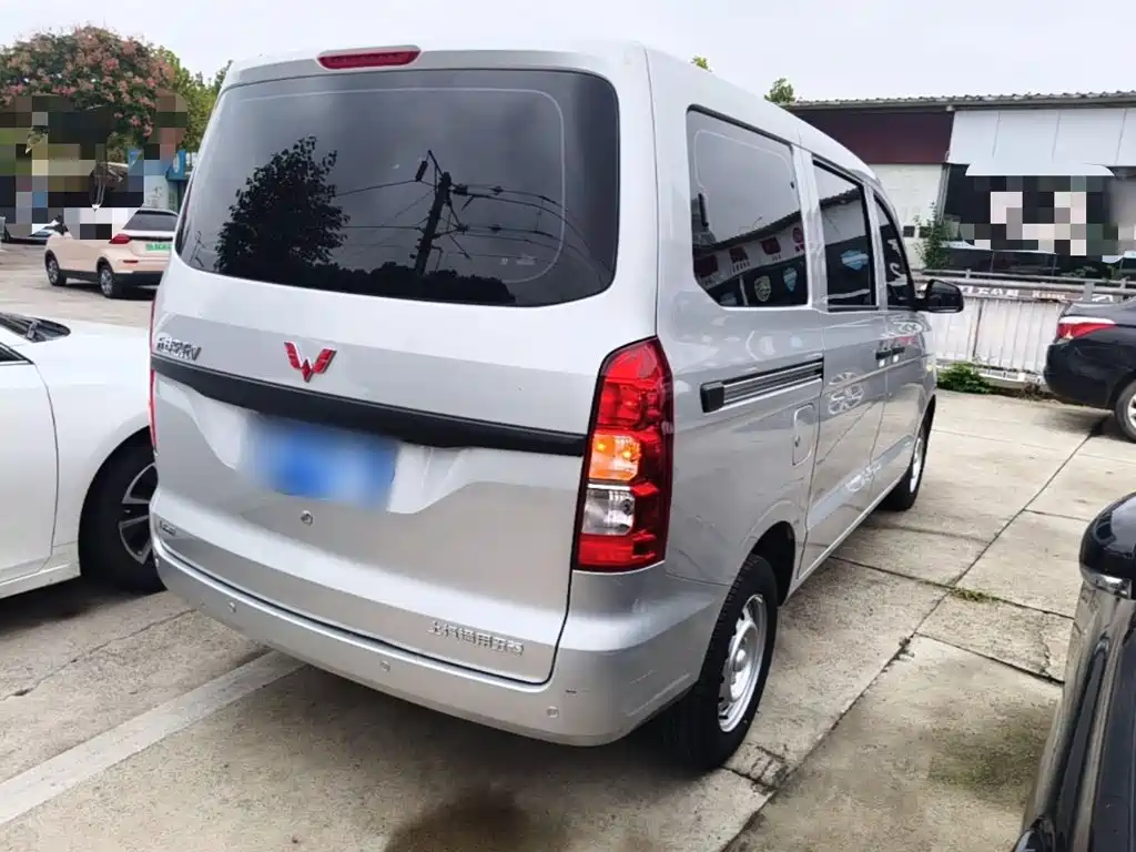 Wuling Hongguang V — миниатюра 7