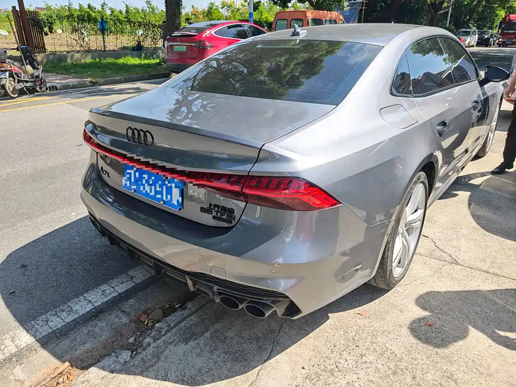 Audi A7L — миниатюра 6