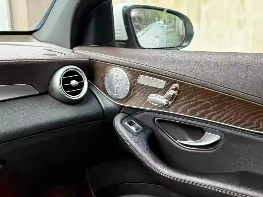 Mercedes-Benz GLC — миниатюра 9