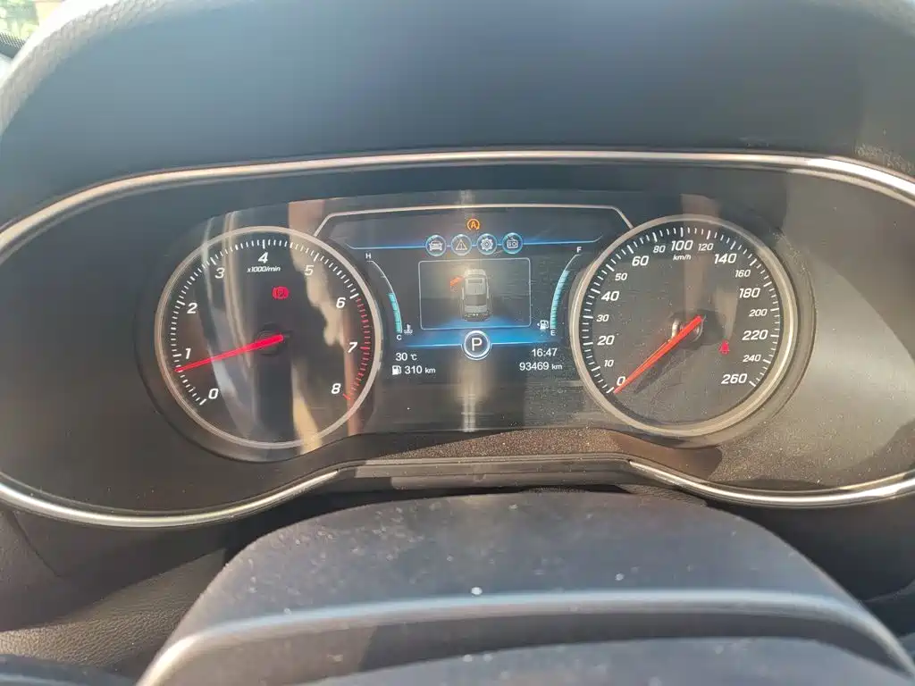 Hongqi Hongqi H5 — миниатюра 7