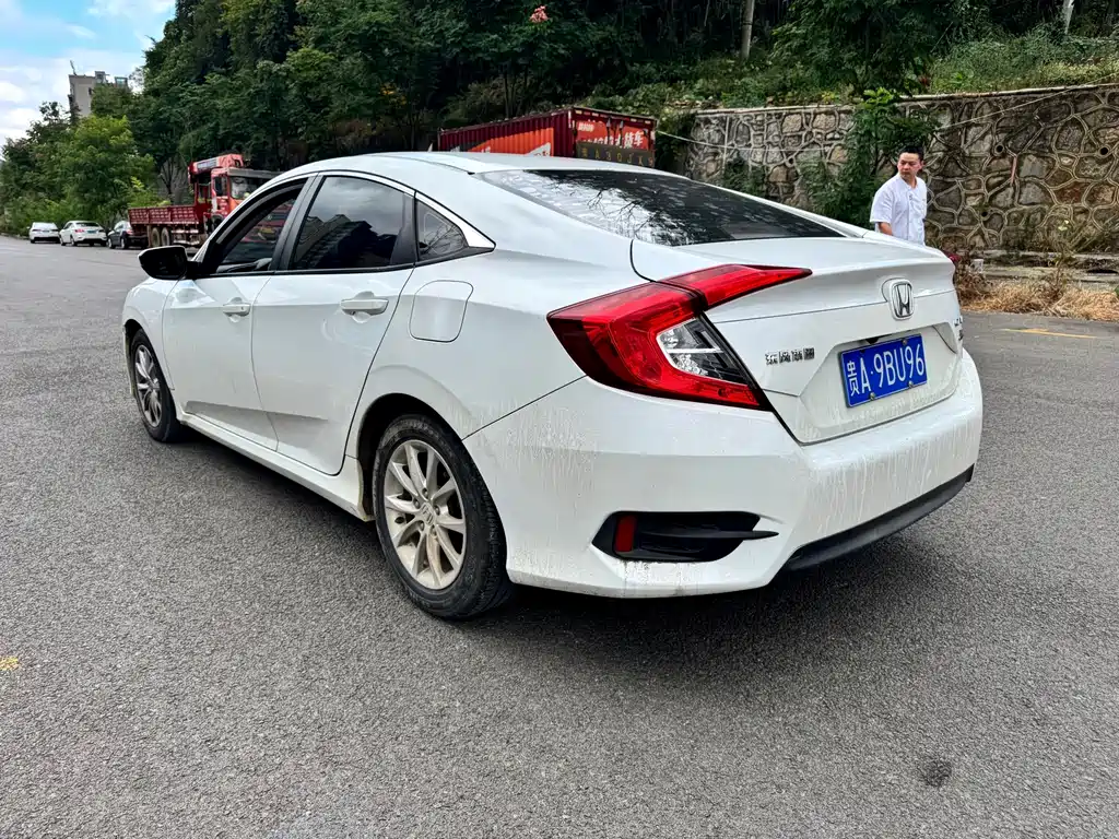 Honda Civic — миниатюра 7