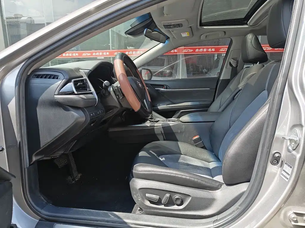 Toyota Camry — миниатюра 6