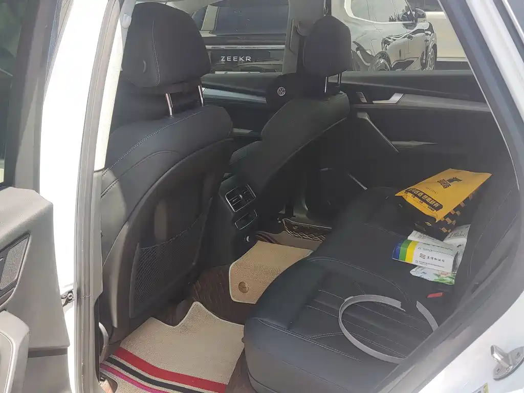 Audi Q5L — миниатюра 2
