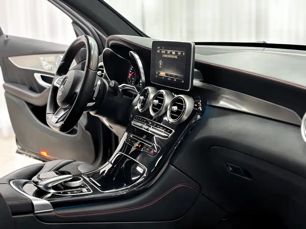 MERCEDES-BENZ GLC AMG