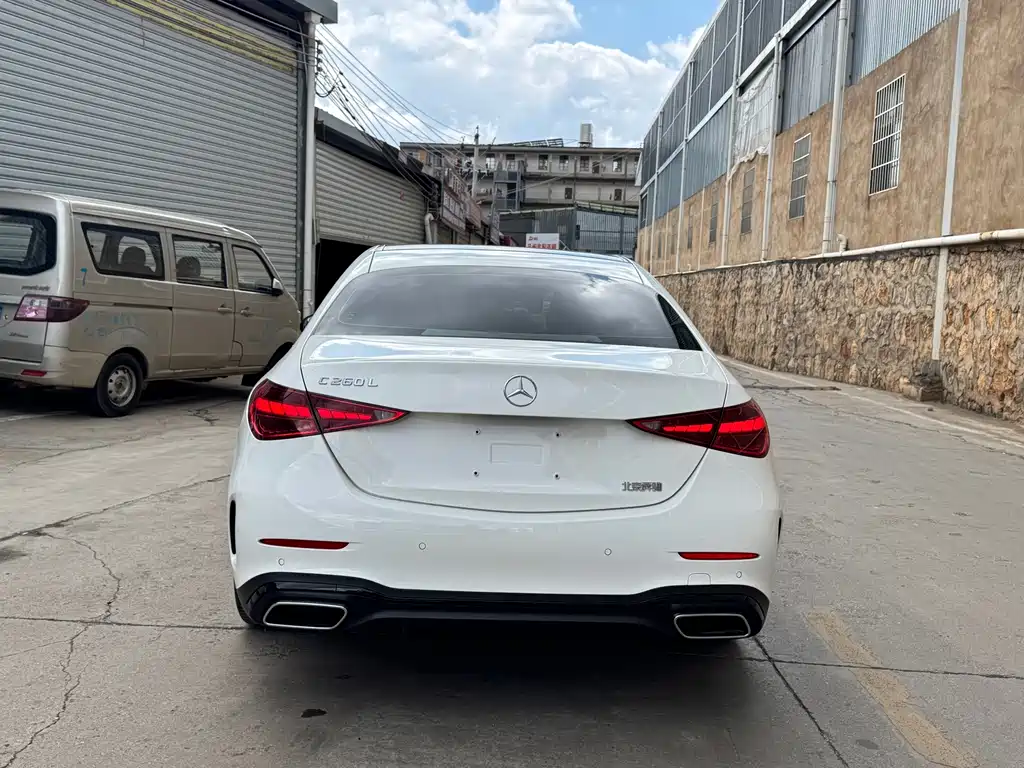 Mercedes-Benz C-Class — миниатюра 13