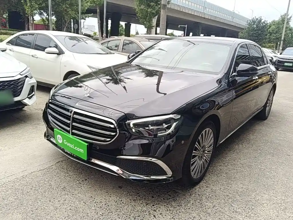 Mercedes-Benz E-Class — миниатюра 2