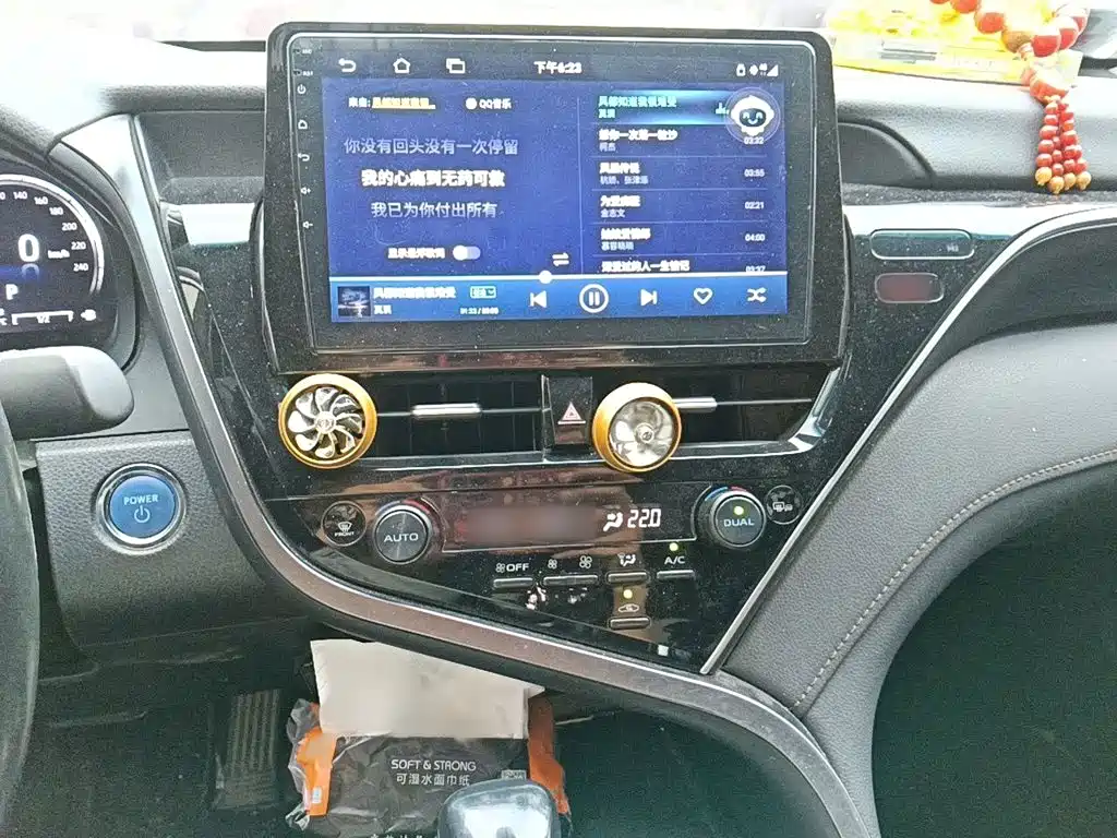Toyota Camry — миниатюра 6