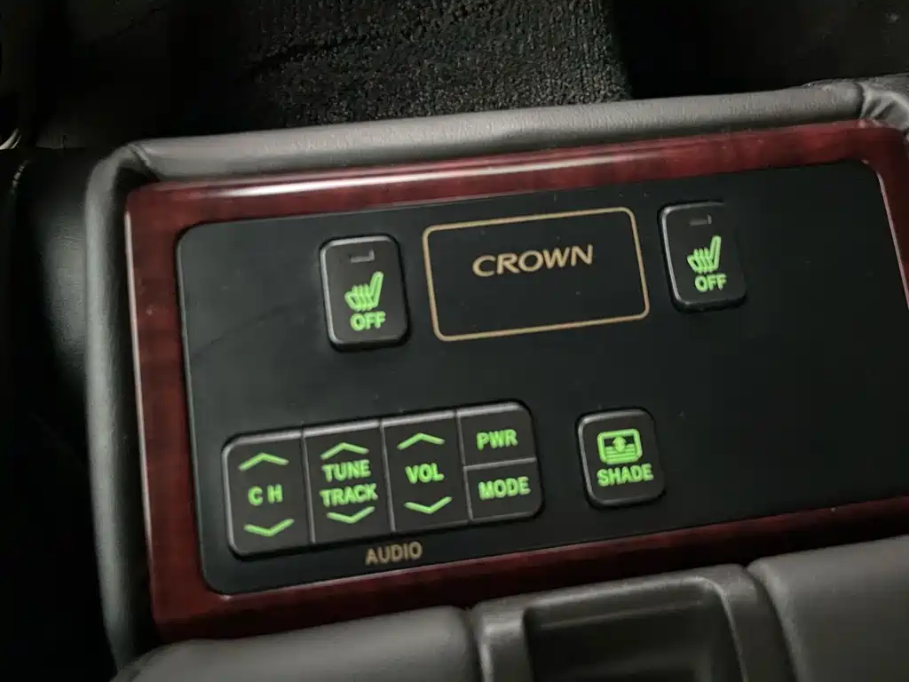 Toyota Crown — миниатюра 9