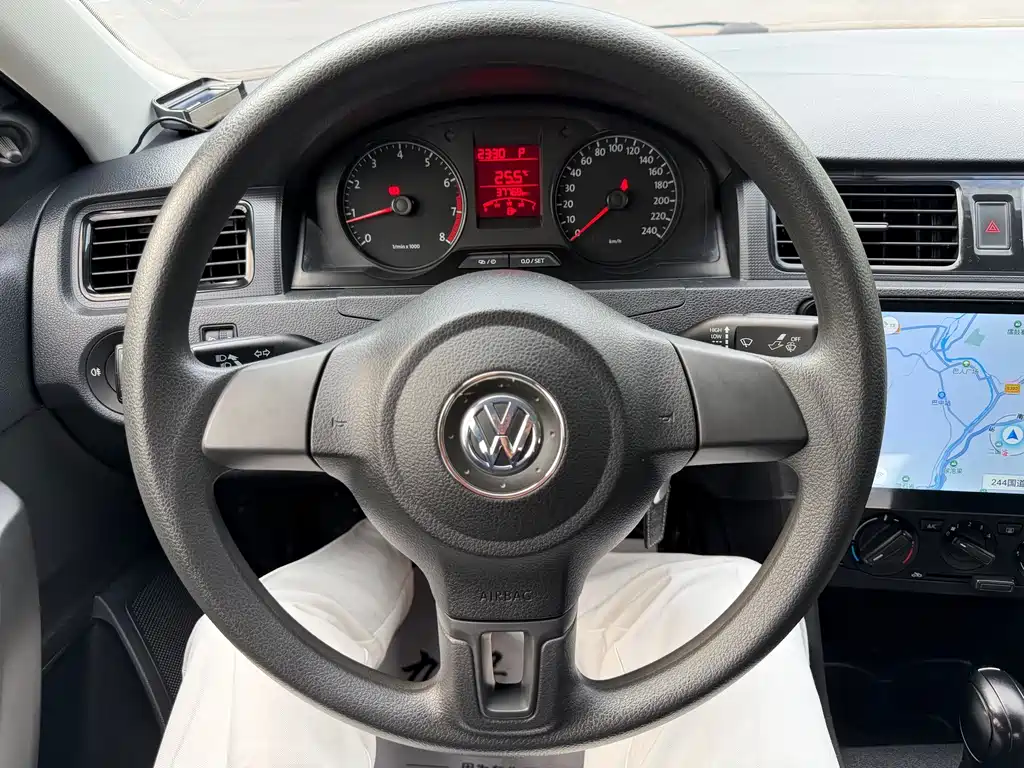 Volkswagen Santana — миниатюра 5