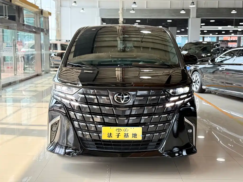 Toyota Alphard — миниатюра 2