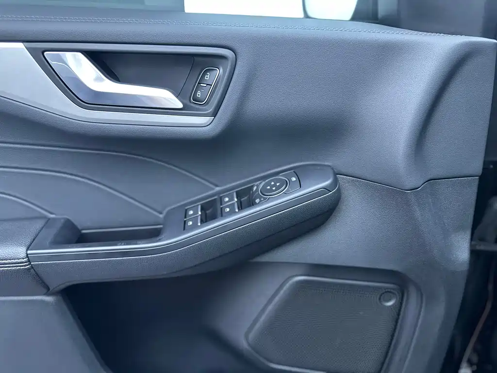 Ford Escape — миниатюра 13