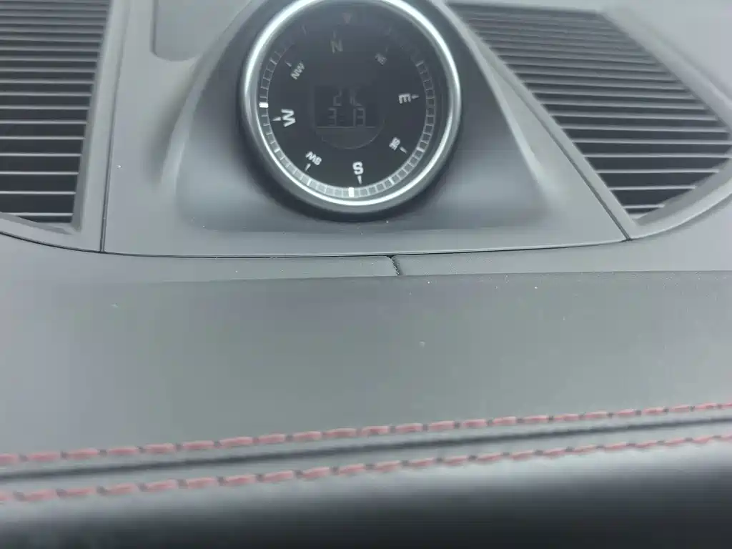 Porsche Macan — миниатюра 12