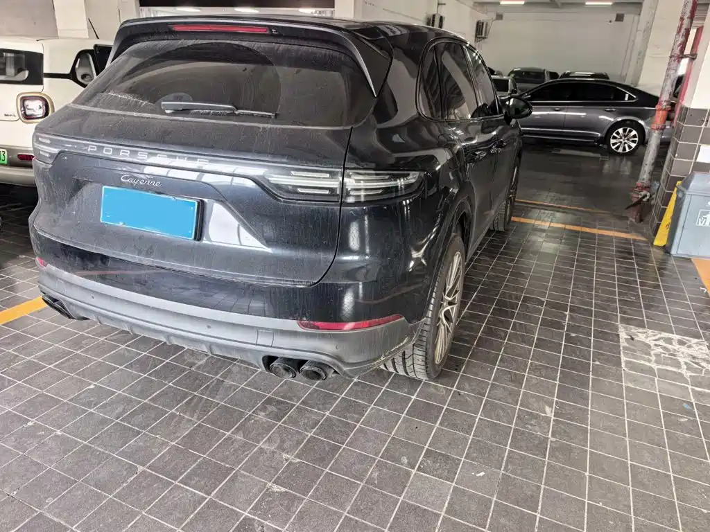 Porsche Cayenne — миниатюра 3