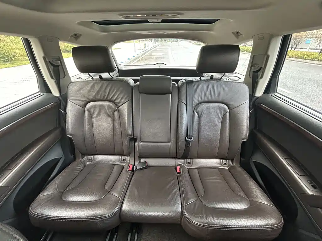 Audi Q7 — миниатюра 11