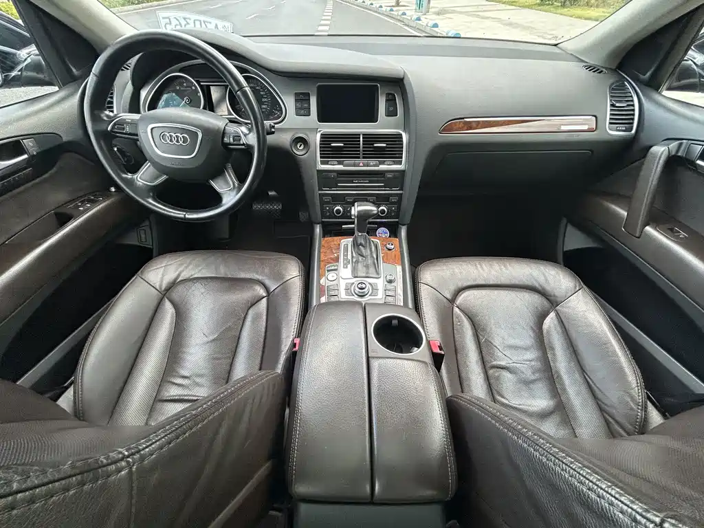 Audi Q7 — миниатюра 15