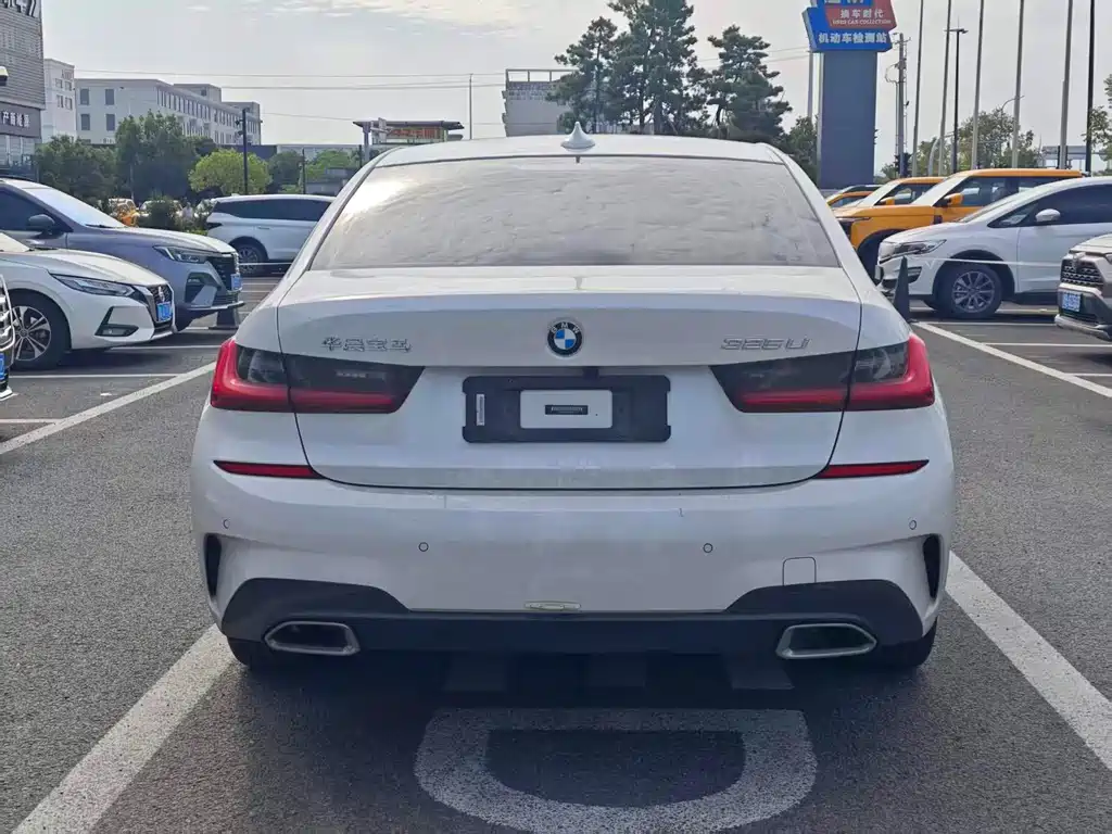 BMW 3 Series — миниатюра 8