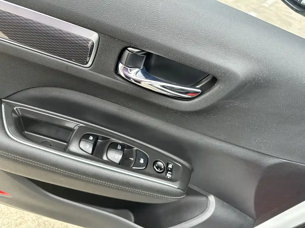 Renault Koleos — миниатюра 11