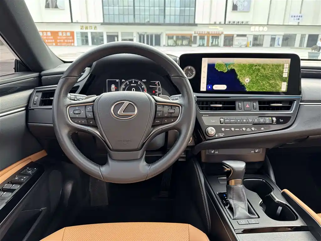 Lexus ES — миниатюра 11