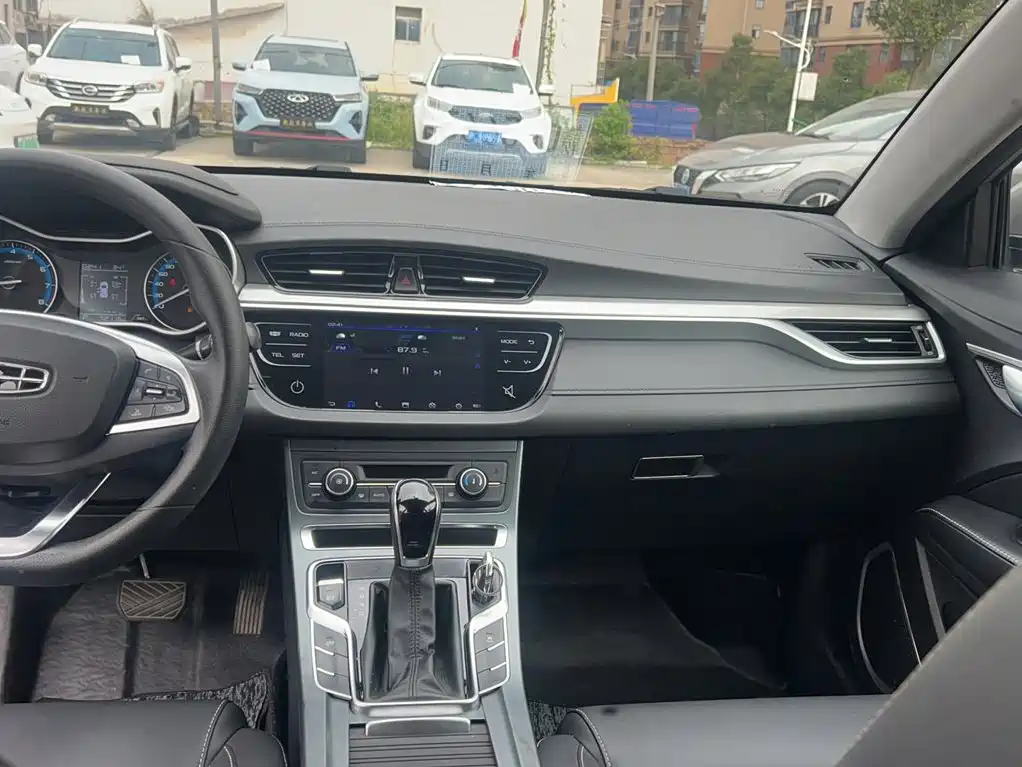 Geely Emgrand — миниатюра 11