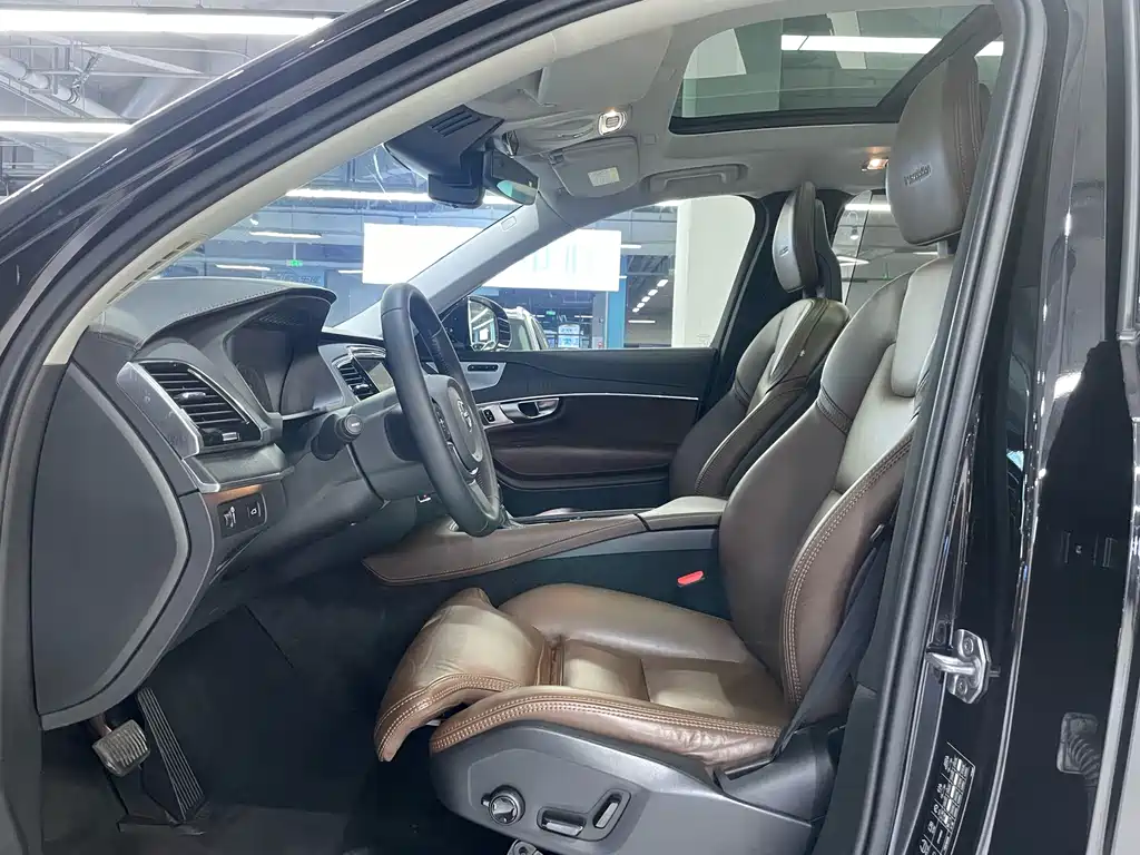 Volvo XC90 2020 T6 Luxury 7 мест