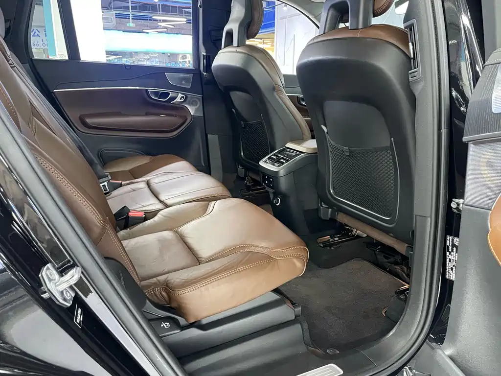 Volvo XC90 2020 T6 Luxury 7 мест