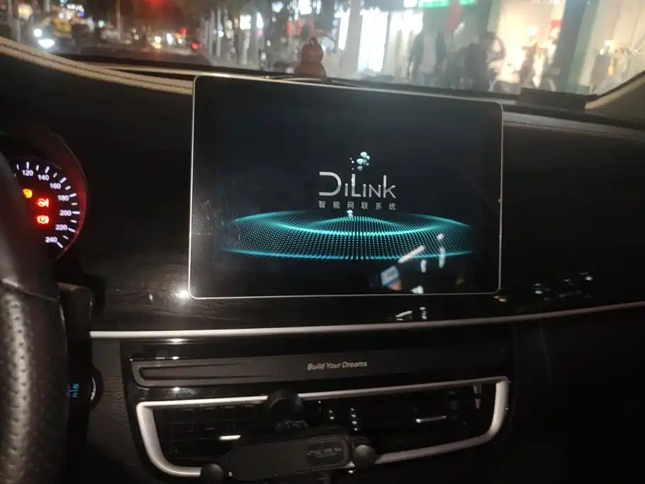 BYD MAX — миниатюра 13