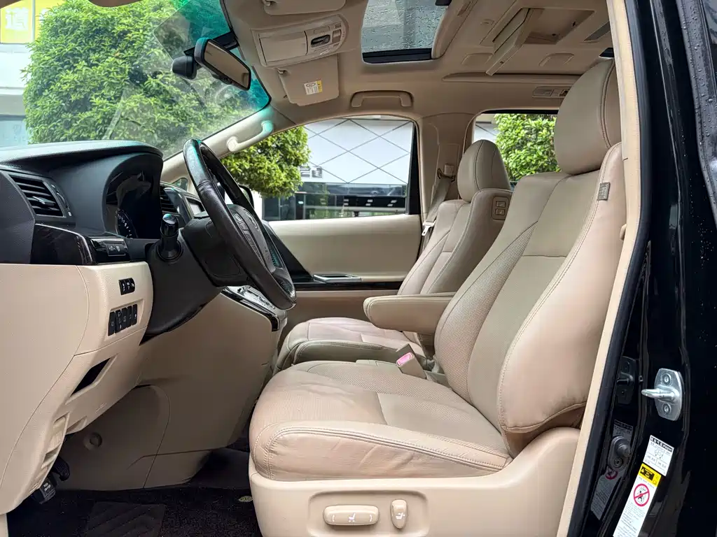 Toyota Alphard 2012 3.5L Luxury