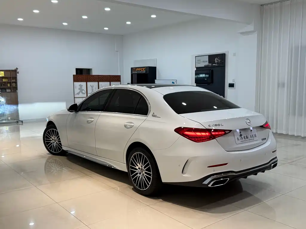 Mercedes-Benz C-Class — миниатюра 8