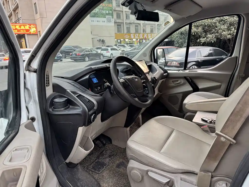 Ford Transit — миниатюра 4
