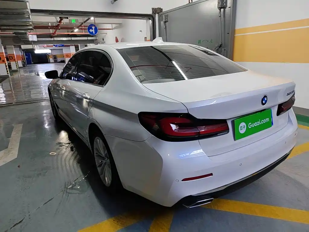 BMW 5 Series — миниатюра 5