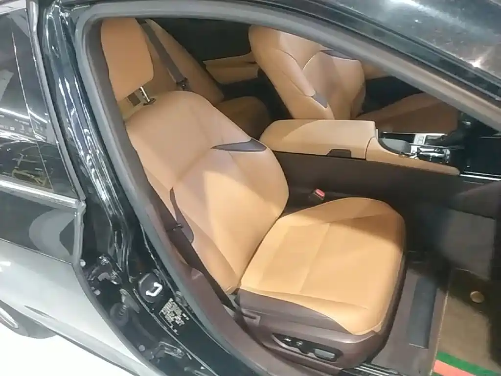 Lexus ES — миниатюра 25