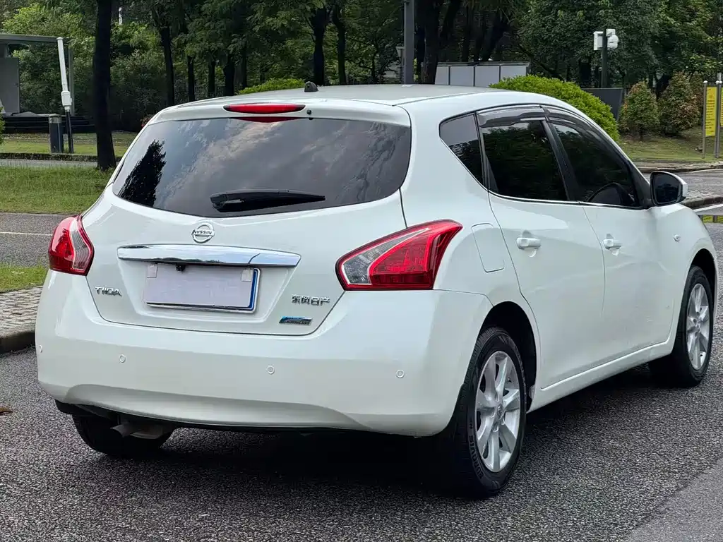 Nissan Tiida — миниатюра 6