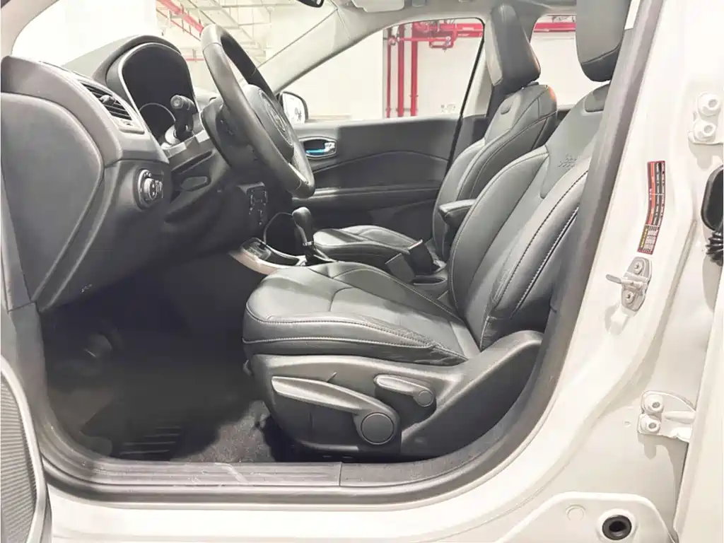 Jeep Compass — миниатюра 11