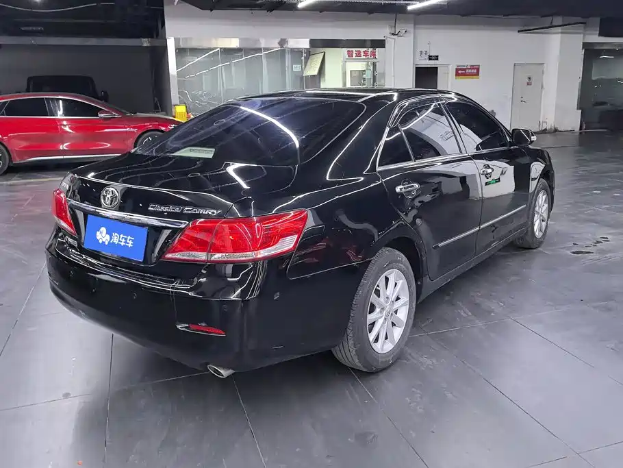 Toyota Camry — миниатюра 3