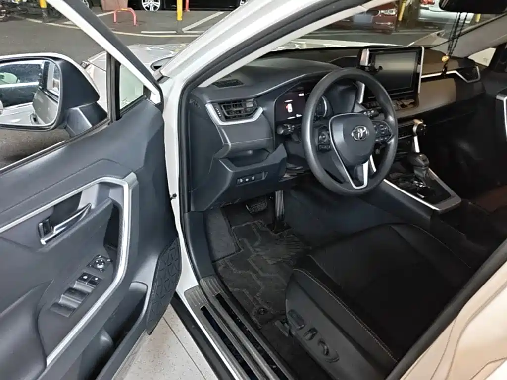 Toyota RAV4 — миниатюра 16