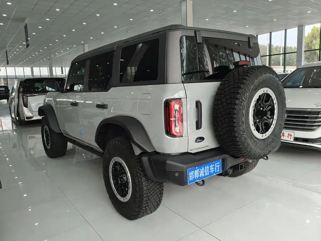 Ford Bronco — миниатюра 6