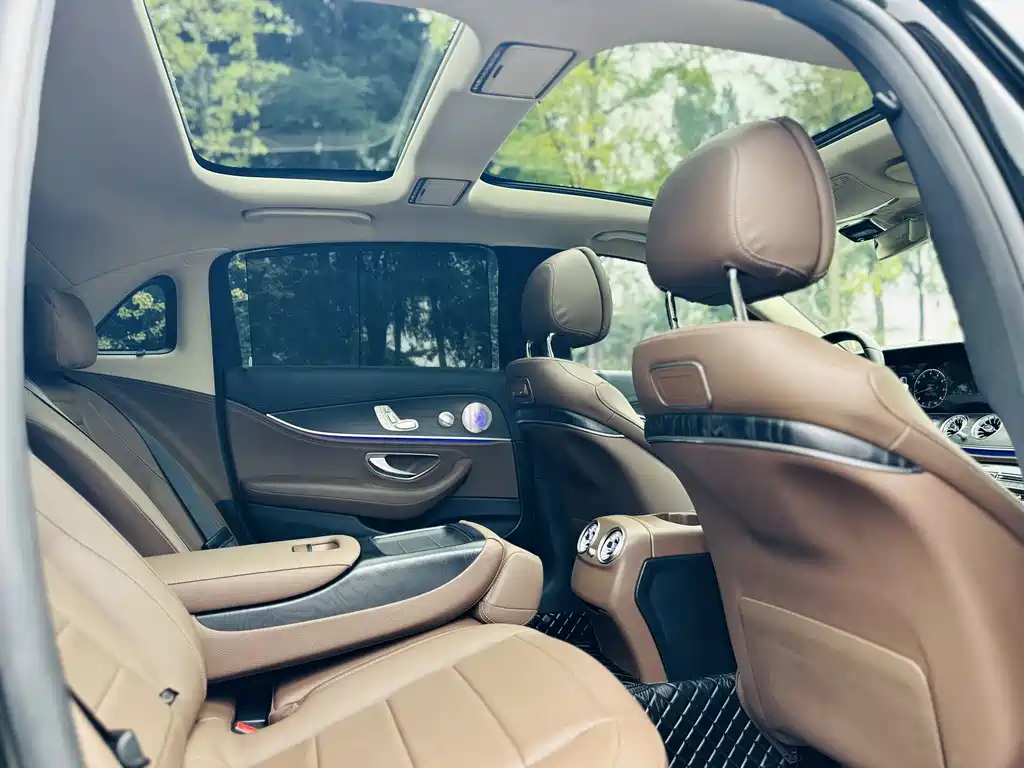 MERCEDES-BENZ E CLASS