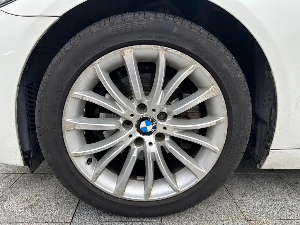 BMW 5 Series — миниатюра 27