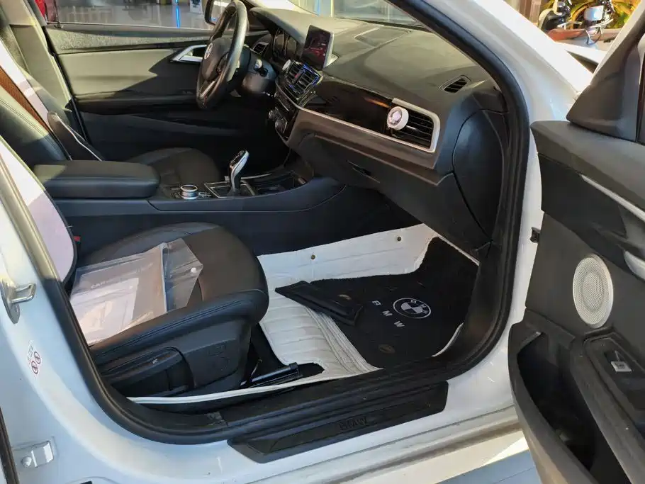 BMW 1 Series — миниатюра 8
