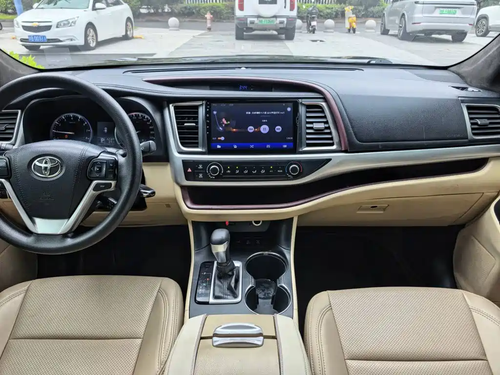 Toyota Highlander — миниатюра 7